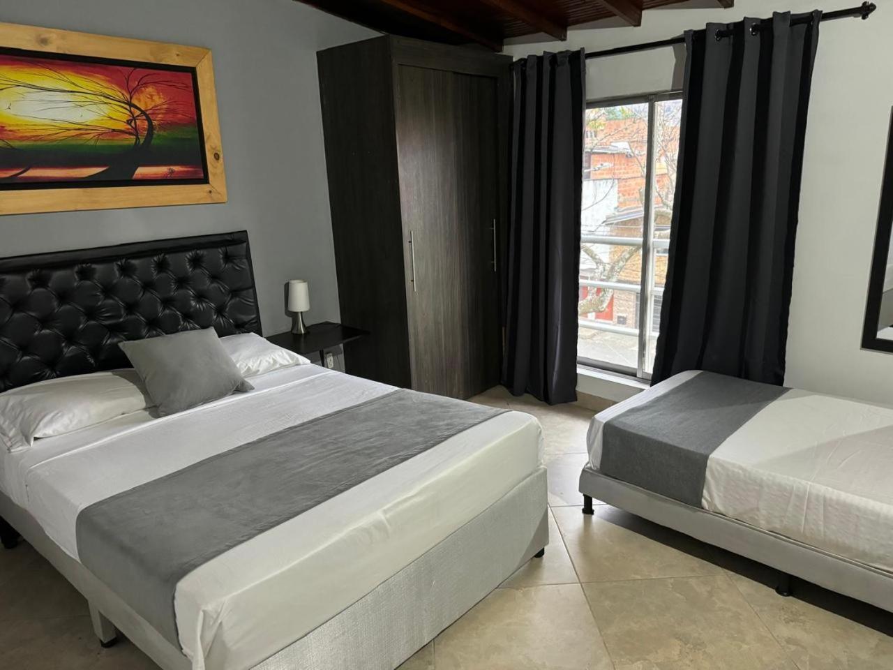 Gemas San Joaquin 1 Hotel Medellin Exterior photo