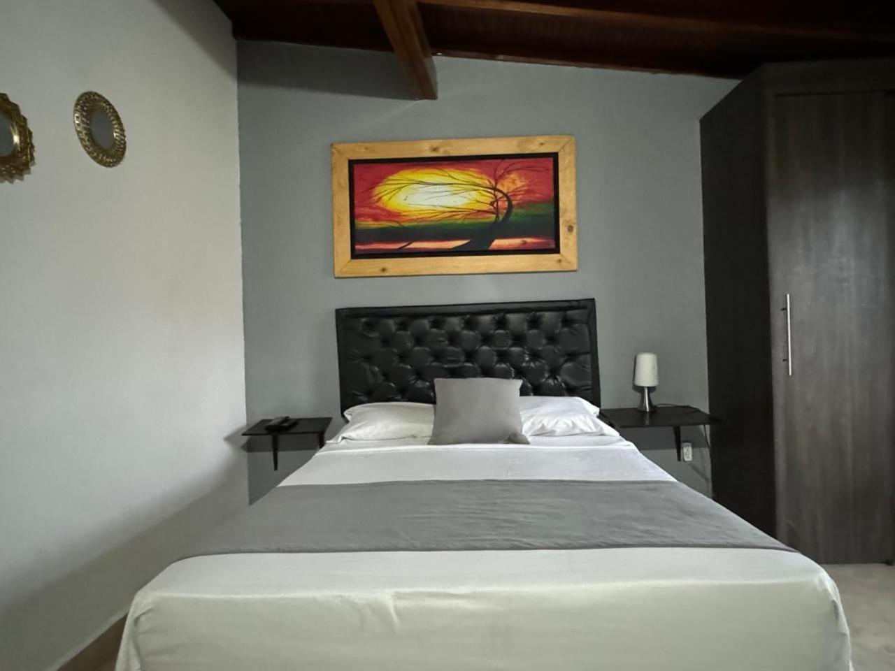 Gemas San Joaquin 1 Hotel Medellin Exterior photo